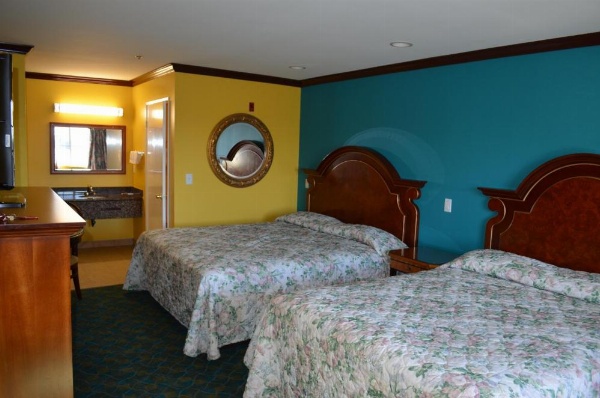 Cloud 9 Inn LAX image 18