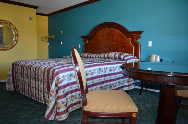 Cloud 9 Inn LAX image 25