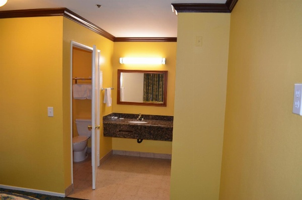 Cloud 9 Inn LAX image 4